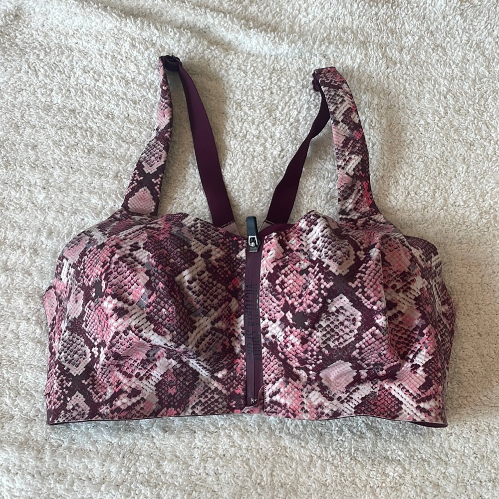 Victoria Sport knockout sports bra